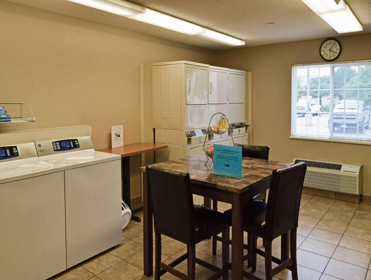 Mainstay Suites- Kansas City أوفرلاند بارك المظهر الخارجي الصورة